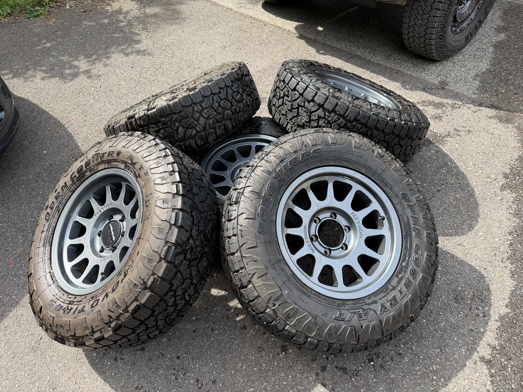 Ford Bronco FS - 5X 17" Method 703 Bead Grip Wheels (0 Offset) & 275/70R17 Toyo Open Country AT3 85% life - $2200 OBO IMG_3866