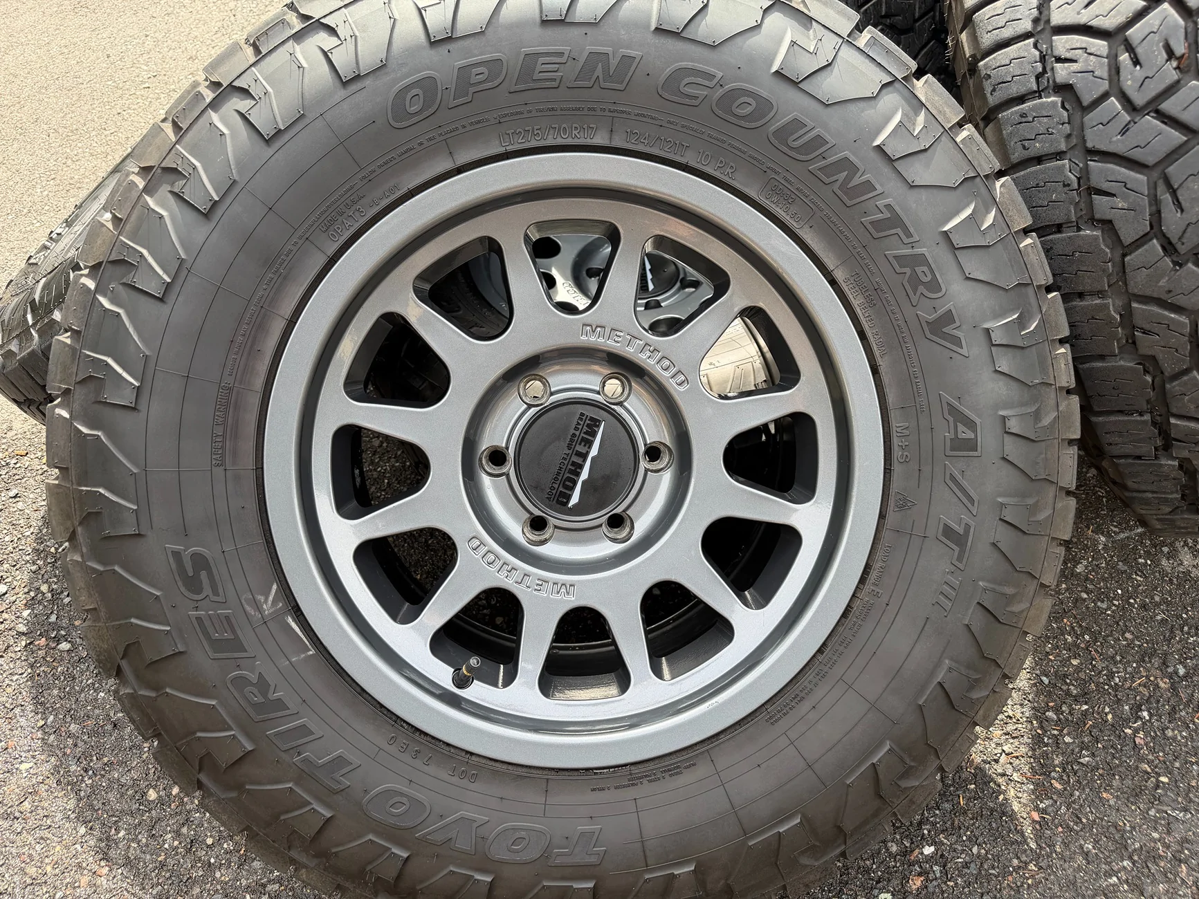 Ford Bronco FS - 5X 17" Method 703 Bead Grip Wheels (0 Offset) & 275/70R17 Toyo Open Country AT3 85% life - $2200 OBO IMG_3871