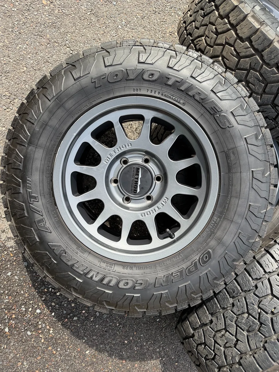 Ford Bronco FS - 5X 17" Method 703 Bead Grip Wheels (0 Offset) & 275/70R17 Toyo Open Country AT3 85% life - $2200 OBO IMG_3873