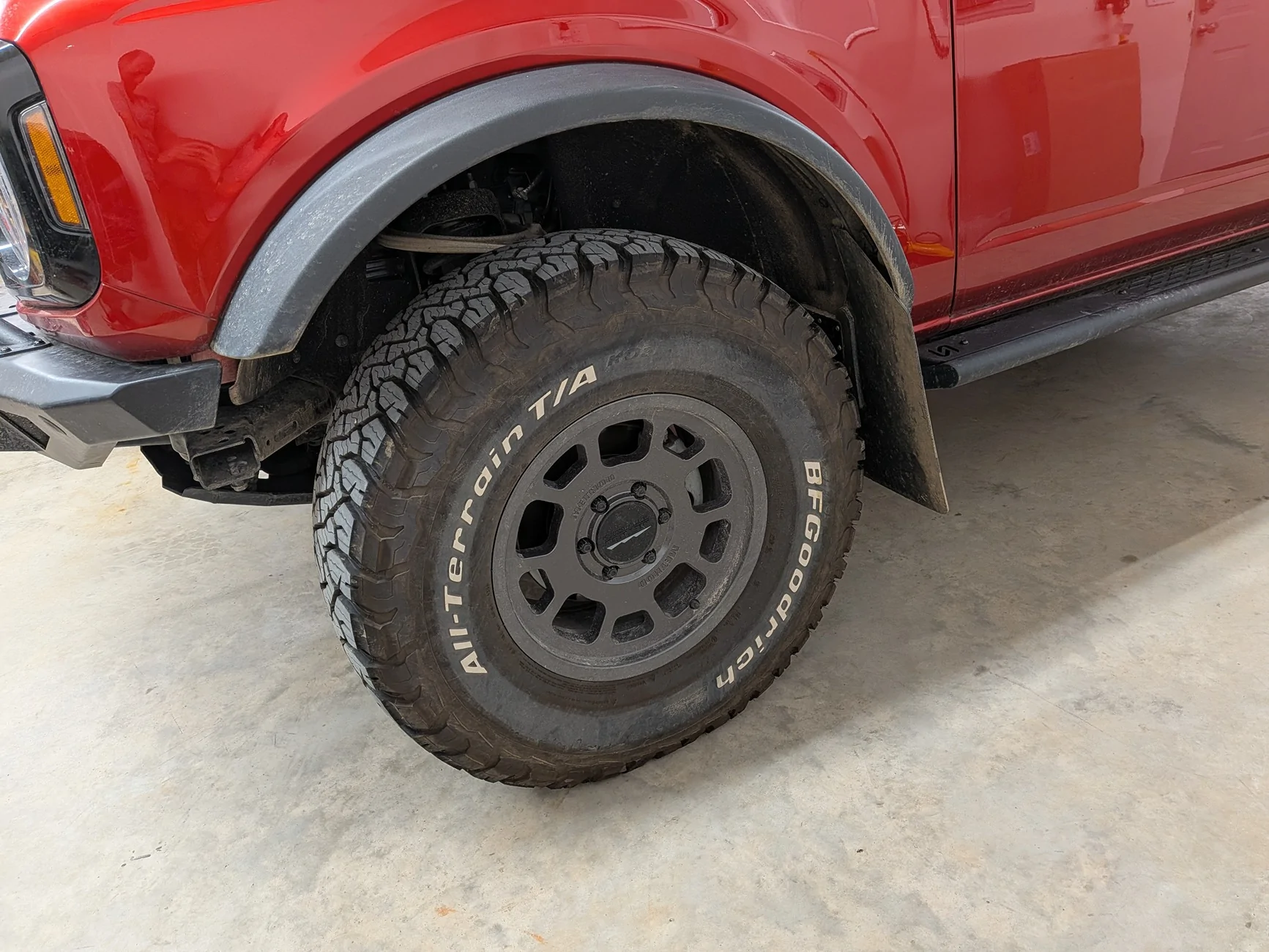 Ford Bronco 5x Method 705 w/ 315/70 KO3 988