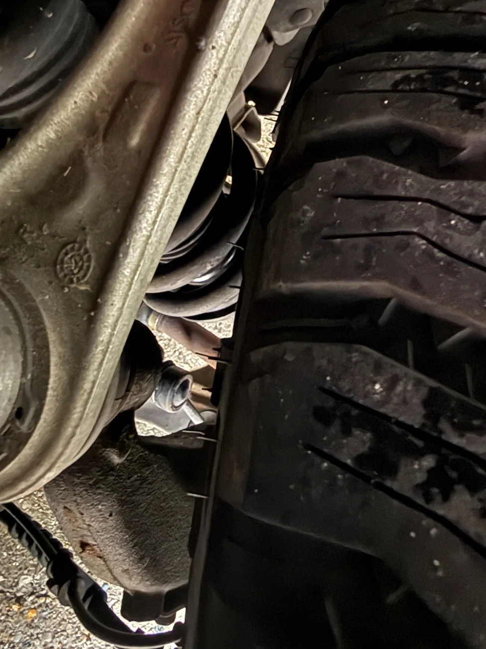 Ford Bronco 35 x 11.5 - 17 on 55mm Offset Wheels control arm