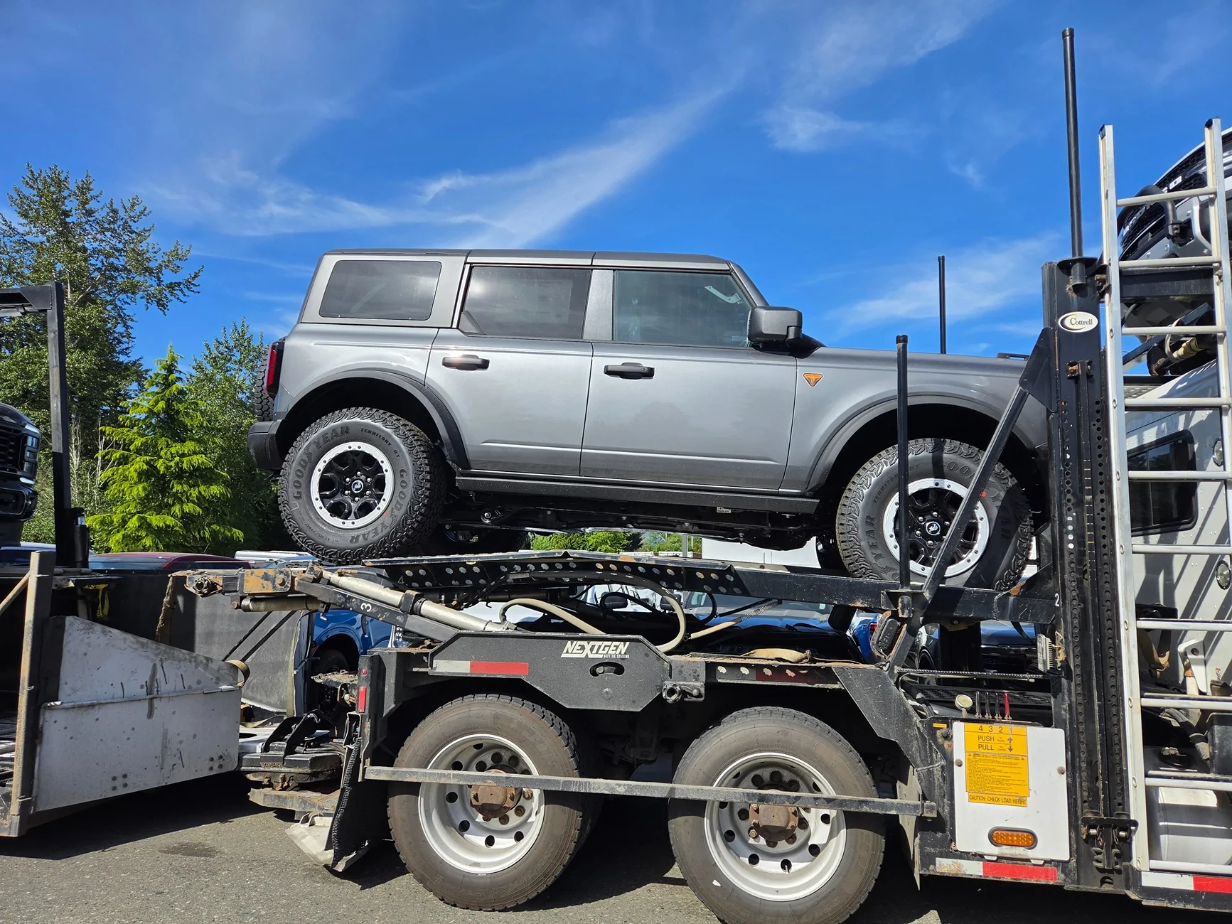Ford Bronco CARBONIZED GRAY Bronco Club 30295