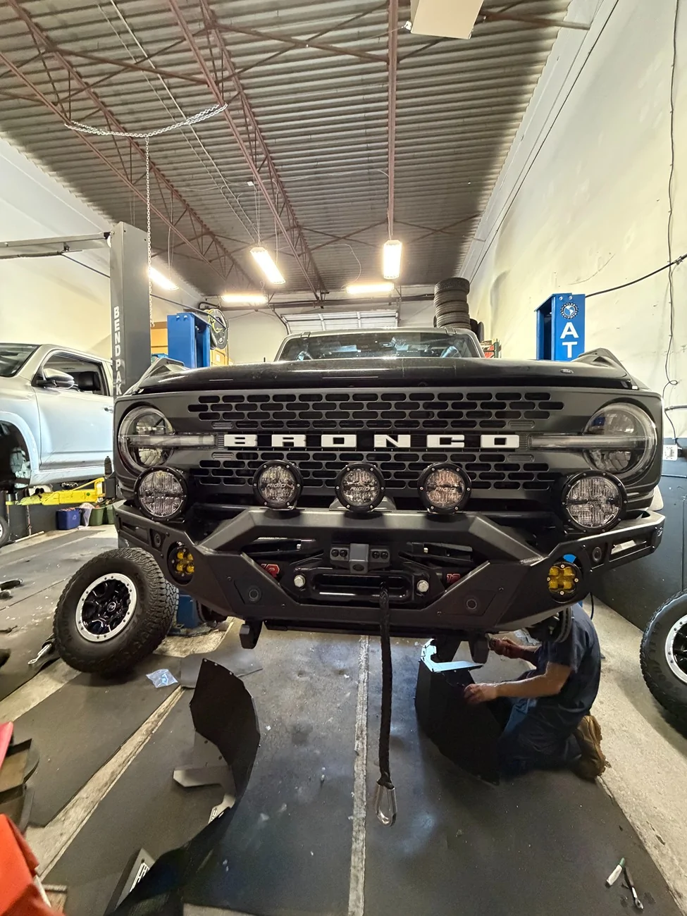 Ford Bronco CARBONIZED GRAY Bronco Club 31537