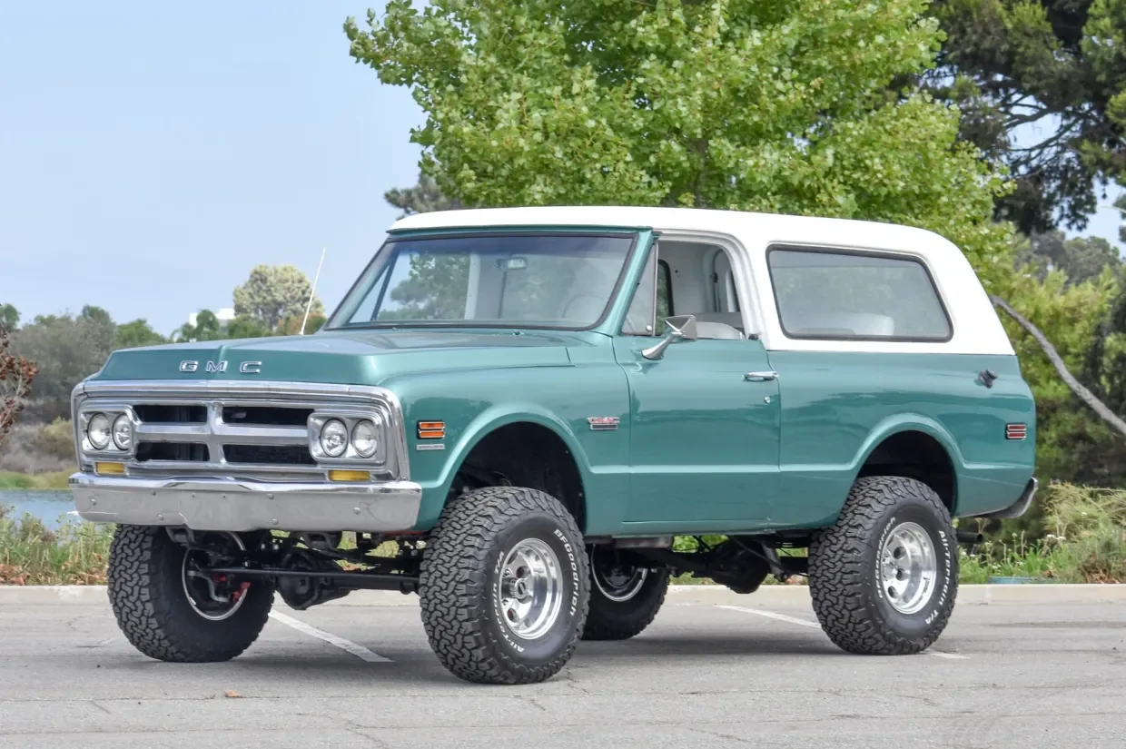 Ford Bronco 2029 GMC Jimmy coming with V8, BOF, removal roof, retro styling to take on Bronco 1780925981708-uv