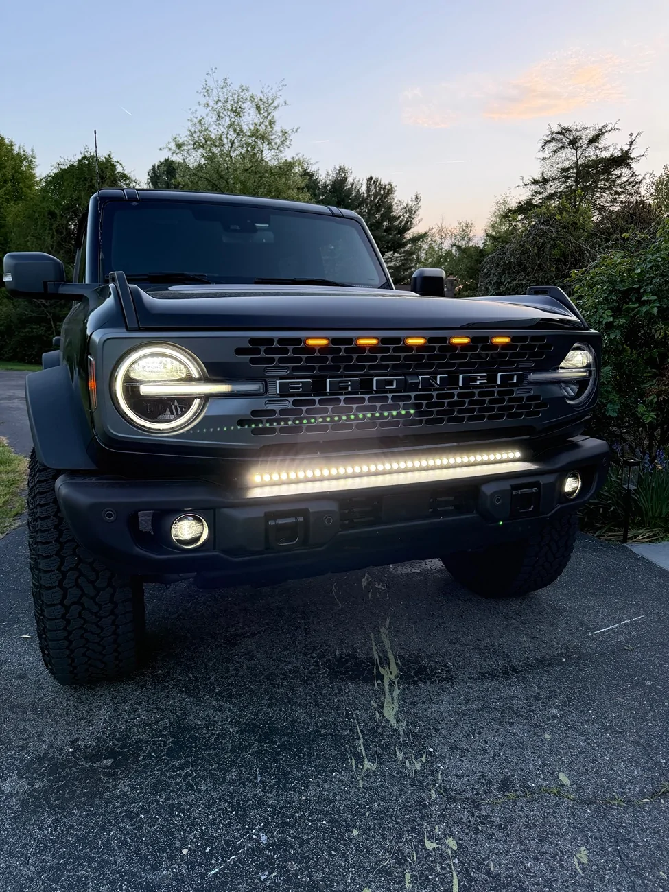 Ford Bronco Anyone have experience with M&R Light Bars ? IMG_5529