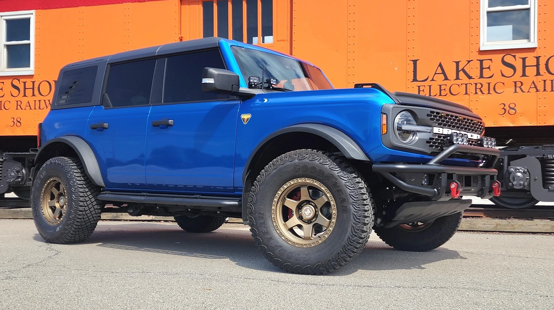 Ford Bronco Show off your BRONZE wheels! bronze bronco
