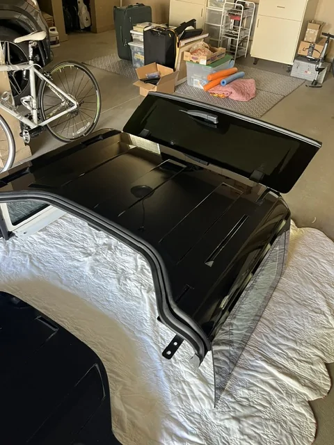 Ford Bronco 2025 OEM Bronco Hardtop Gloss Painted Shadow Black BRONCO HARDTOP 4.png