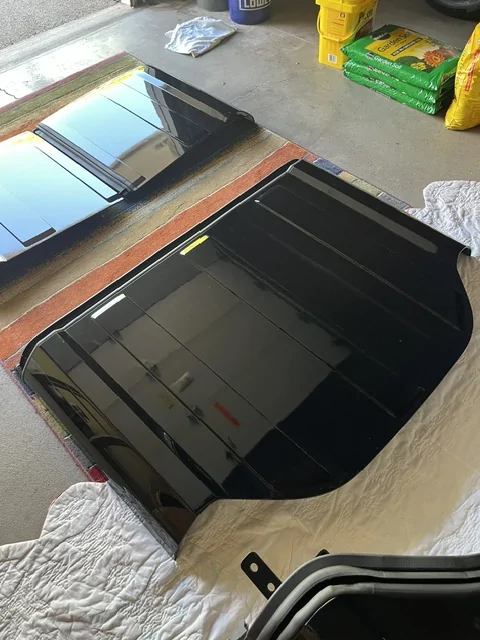 Ford Bronco 2025 OEM Bronco Hardtop Gloss Painted Shadow Black BRONCO HARDTOP 6.png