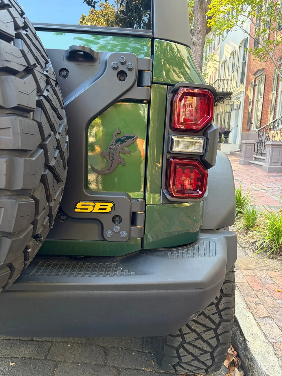 Ford Bronco Everglades + Raptor Hood & Parts Everglades Gator badg