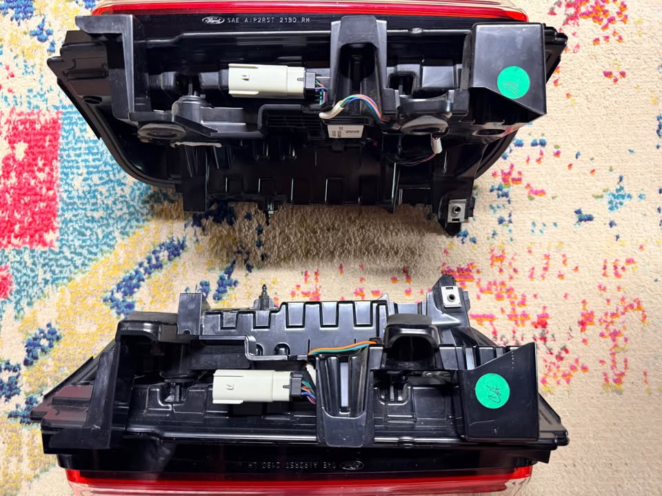 Ford Bronco FS: OEM Signature LED Tail Lights 717790289_2243815063114044_8626290079557502933_n
