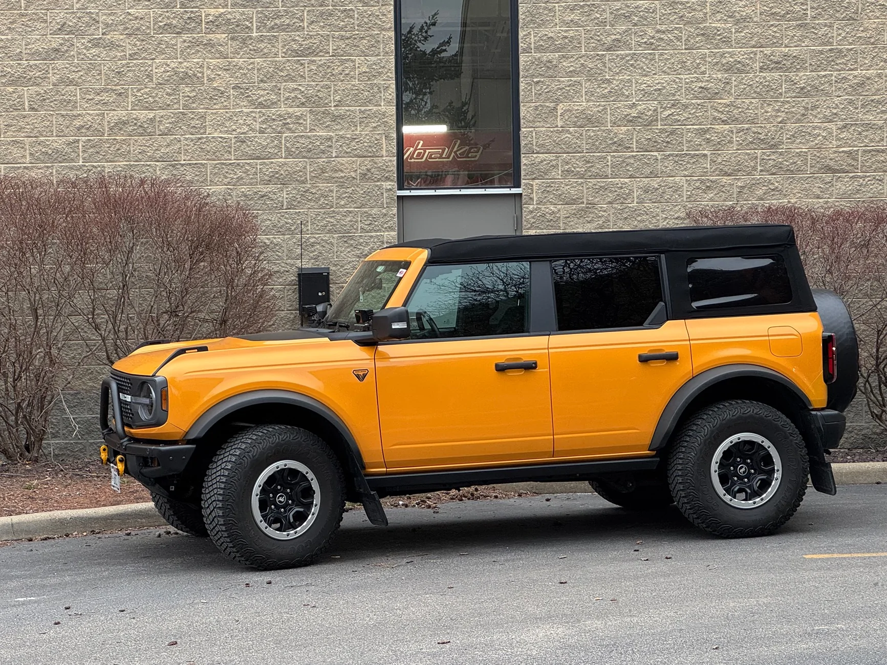 Ford Bronco Soft Top updated version vs. older version - differences? IMG_6602