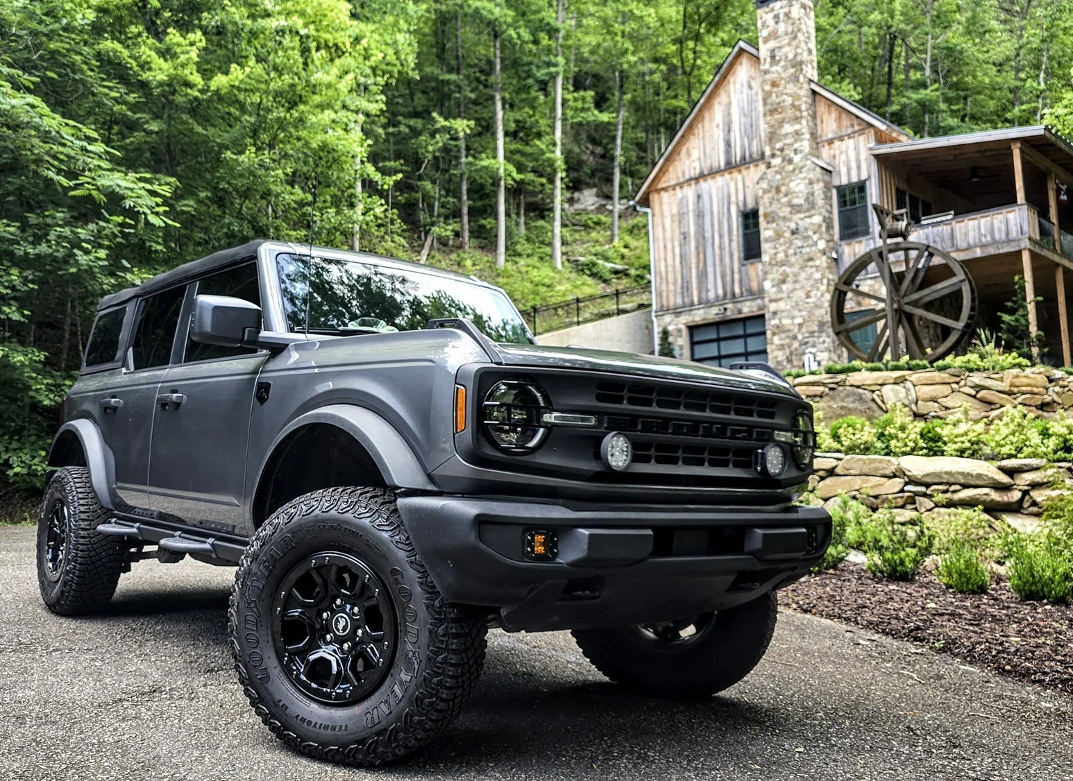 Ford Bronco 2025 Big Bend Carbonized Grey w extras $42,500 moneyshotSmall