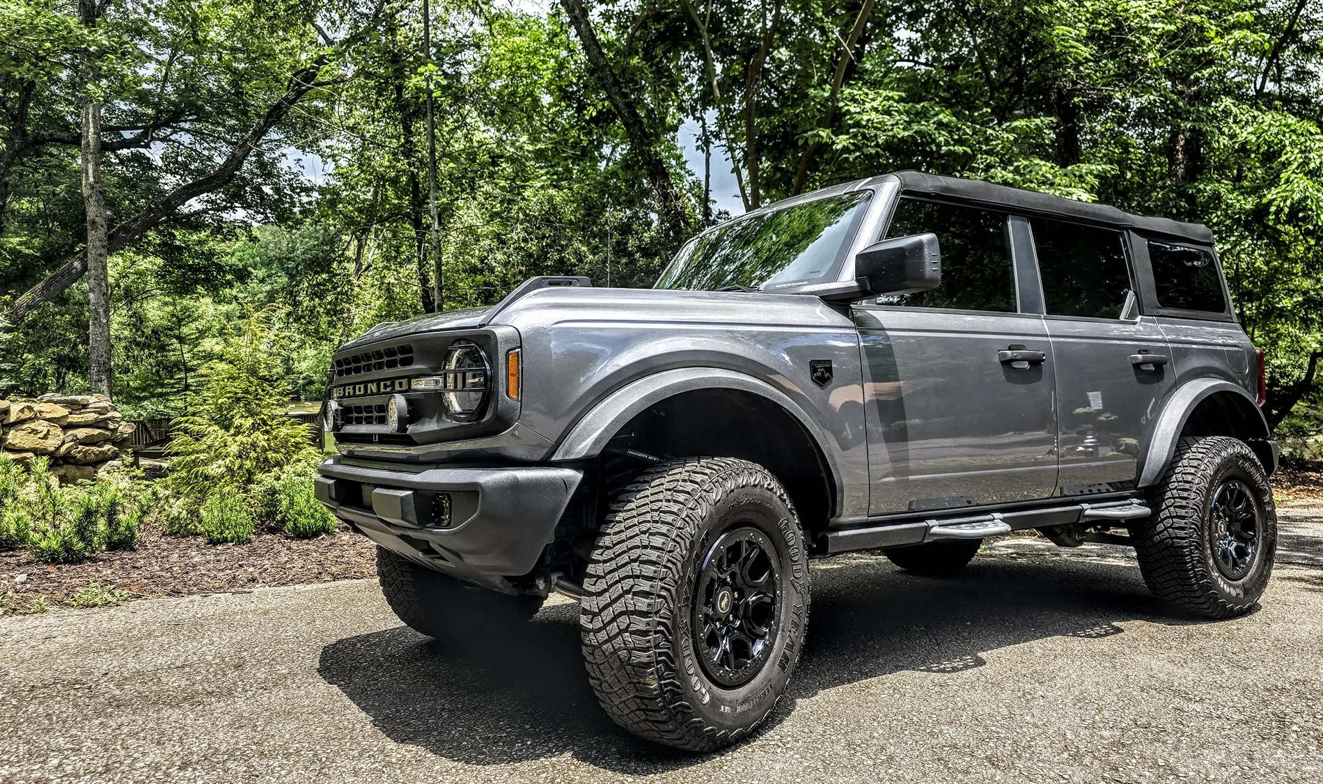 Ford Bronco 2025 Big Bend Carbonized Grey w extras $42,500 Moneyshot2Small