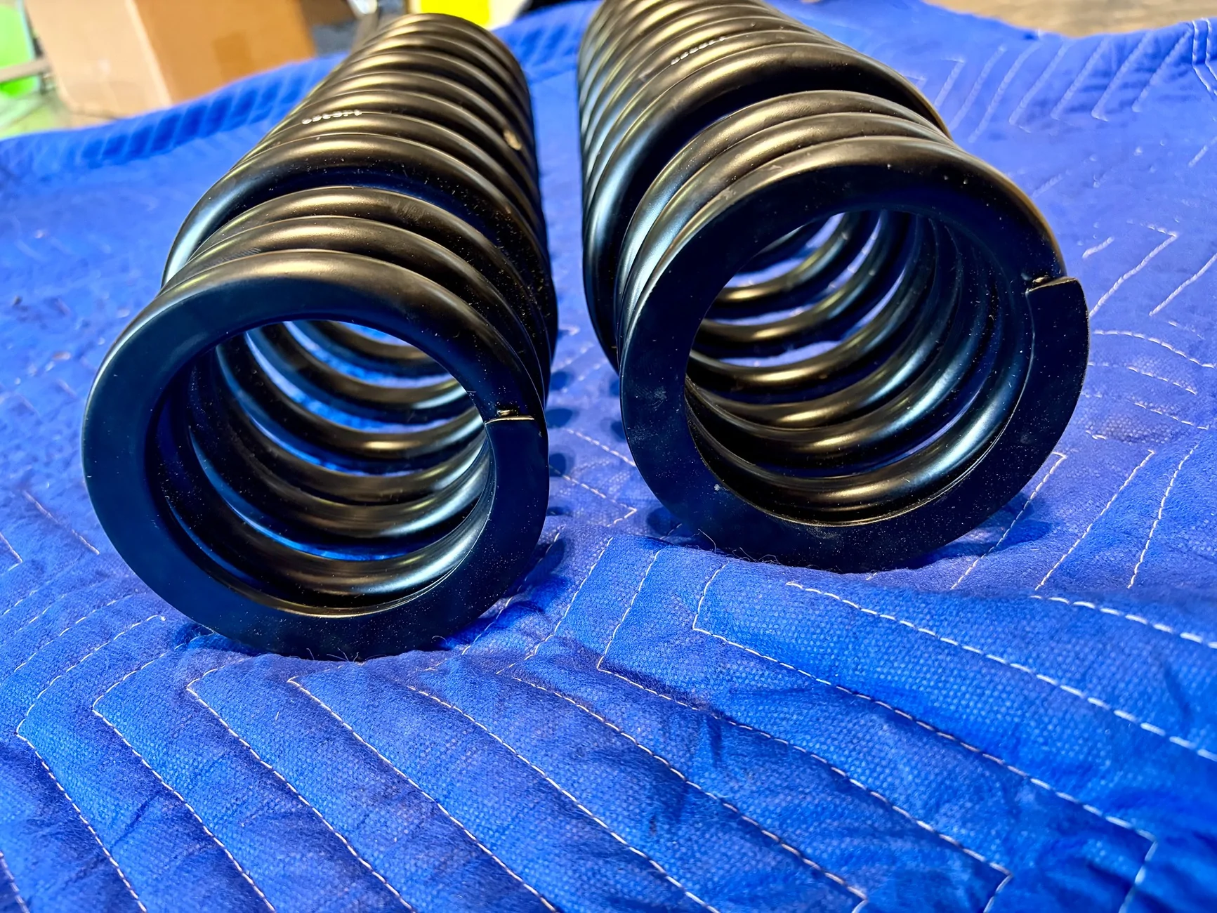 Ford Bronco ICON Heavy Rate Rear Coil Springs for Bronco — Part #48200.... $ 260 OBO IMG_0151