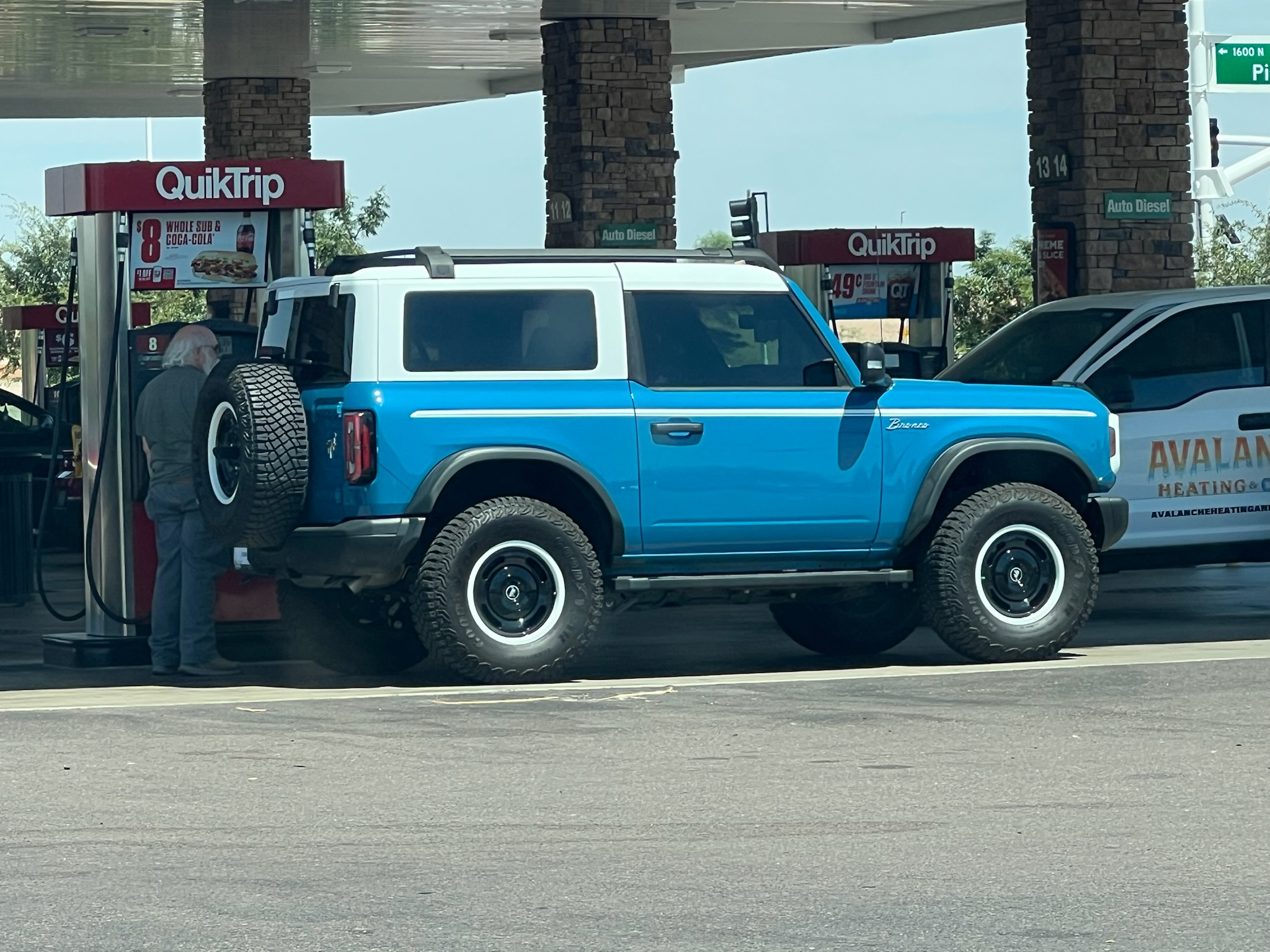 Ford Bronco New To Me 2024 Heritage Edition Limited In Peak Blue EnmBLsB