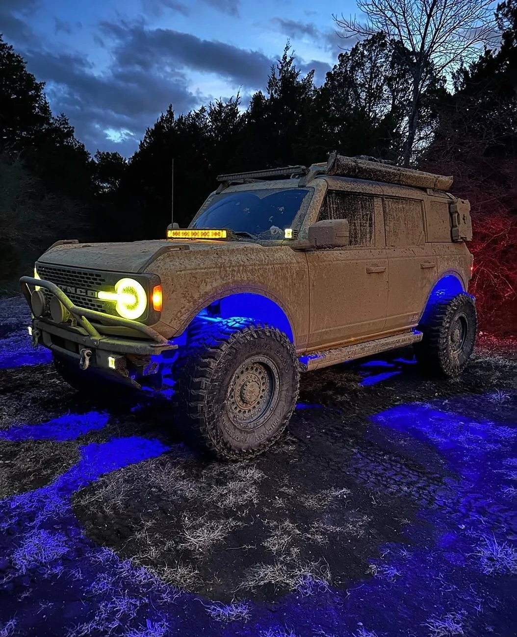 Ford Bronco Street Glow v. Rock Lights IMG_1778