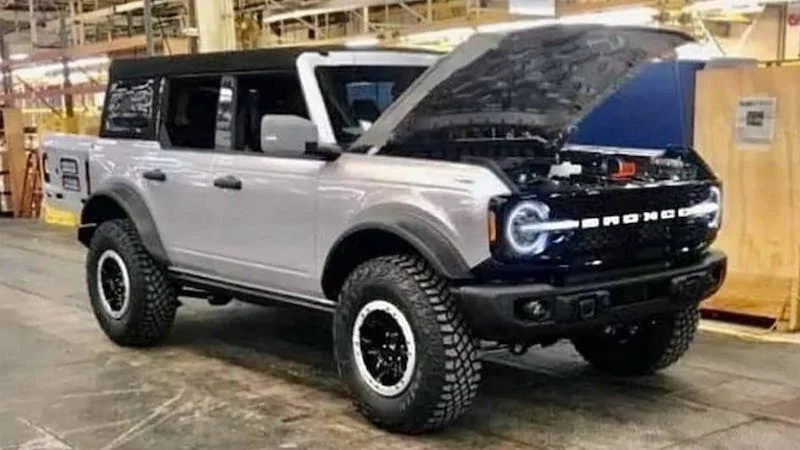 Ford Bronco 2021 Ford Bronco 2-door convertible rendering 2021 Ford Bronco 4 Door leaked.jpeg