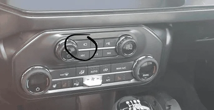 Ford Bronco Sync4 - Top down view when in 'drive' (pulling into driveway)? Screen Shot 2021-01-21 at 17.10.12