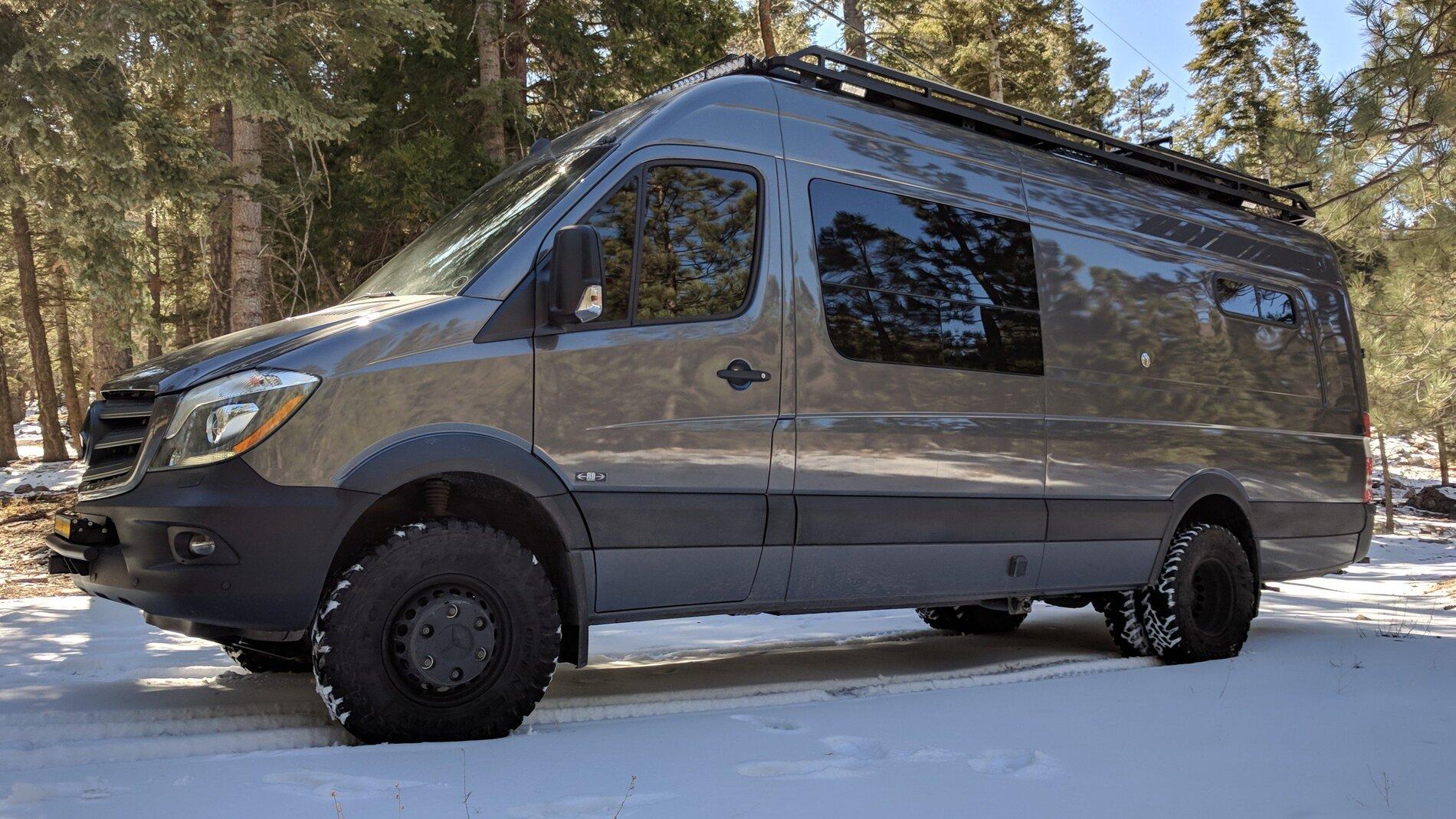 Ford Bronco Yellowstone offers any off-roading? 052c913c24c56fdce2d9df088b3a130c