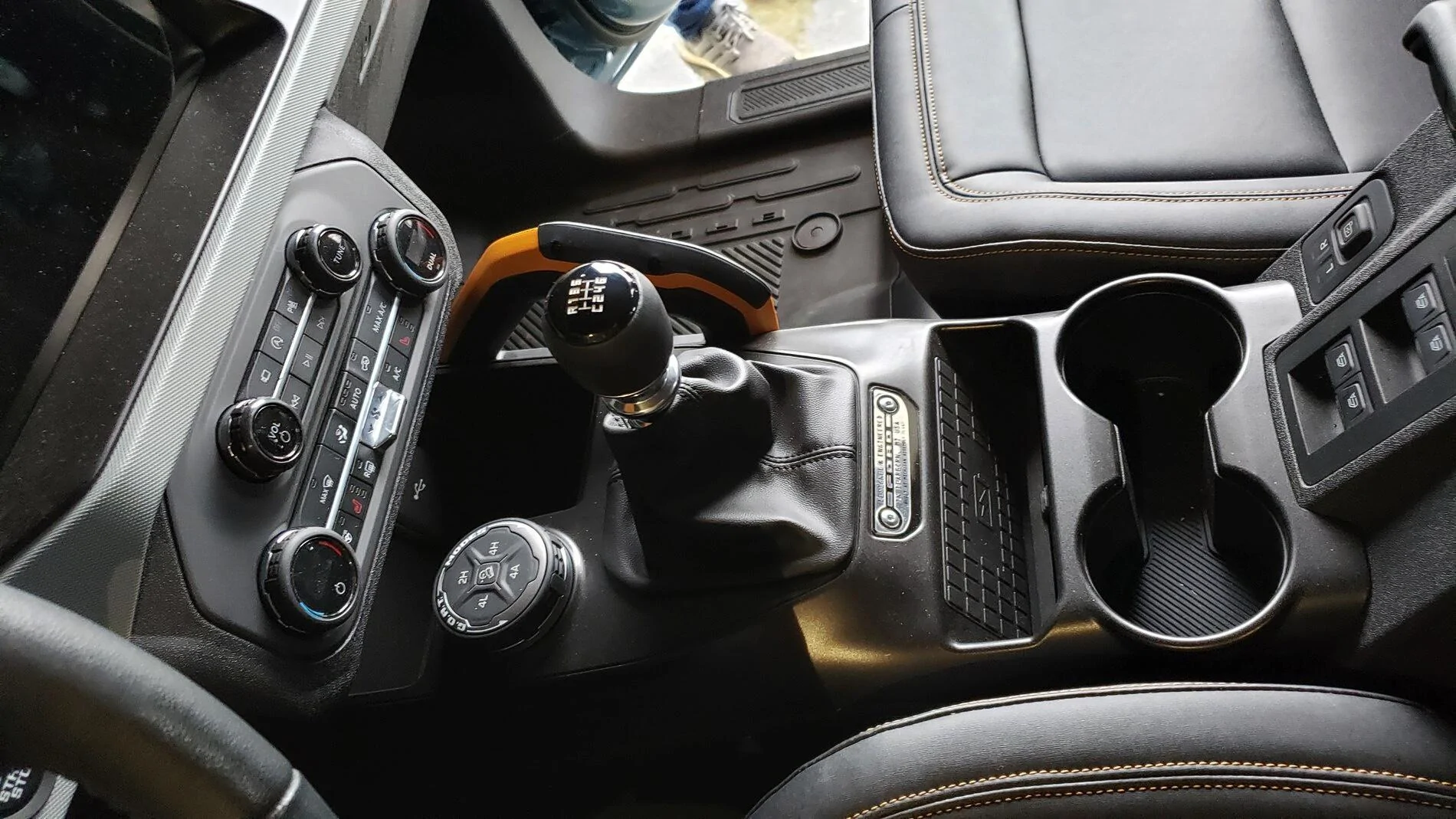 Ford Bronco 7MT and front cup holders Image 12-24-20 at 1.56 PM