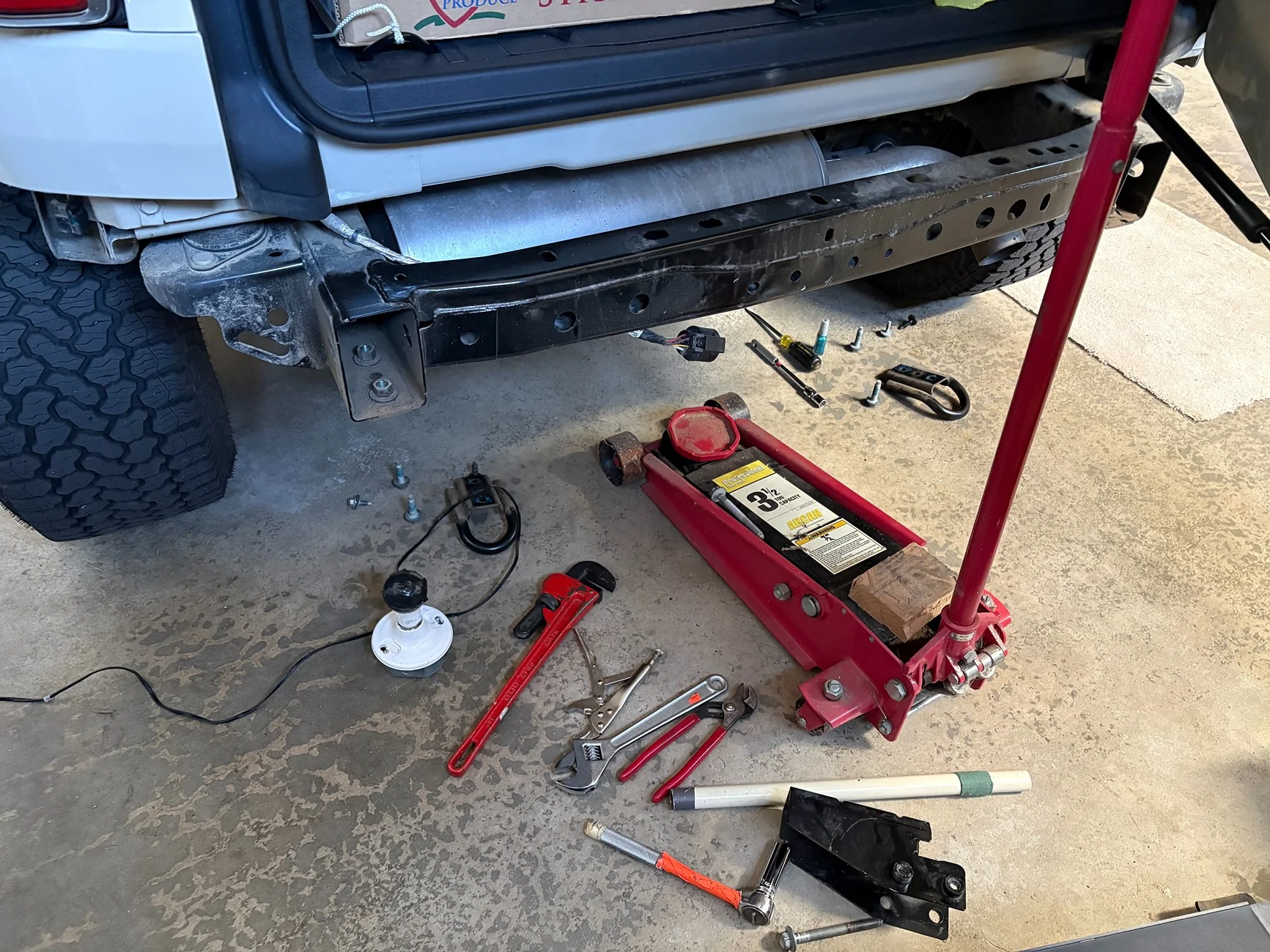 Ford Bronco What did you do TO / WITH your Bronco today? 👨🏻‍🔧🧰🚿🛠 hitch install tools strewn about