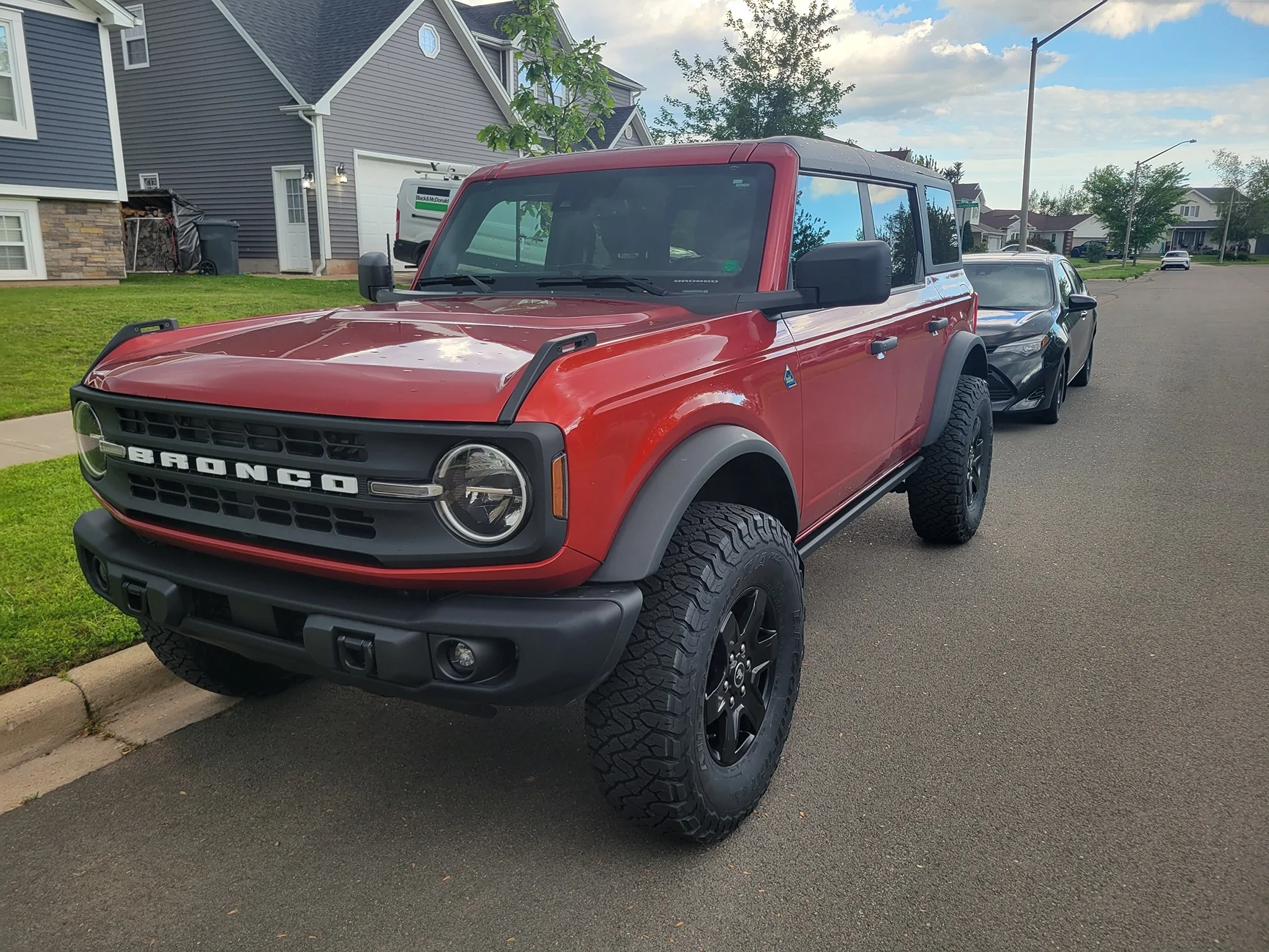 Ford Bronco Largest tires for Black Diamond - 17" Black High Gloss-Painted Aluminum Wheels? 20260617_184734