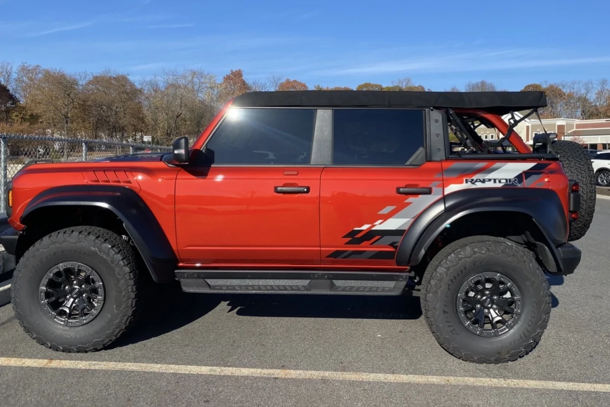 Ford Bronco Cost to paint fender flares? IMG_2243