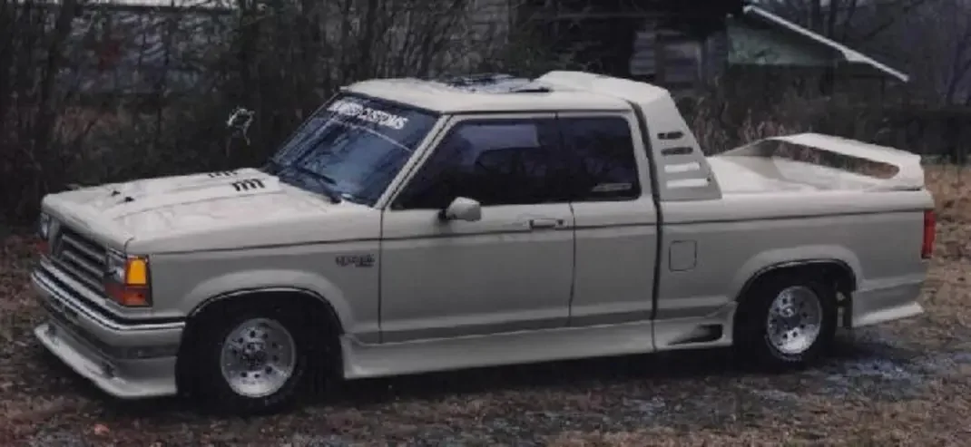 Ford Bronco Went with the polished look for wheels. 90 Ranger