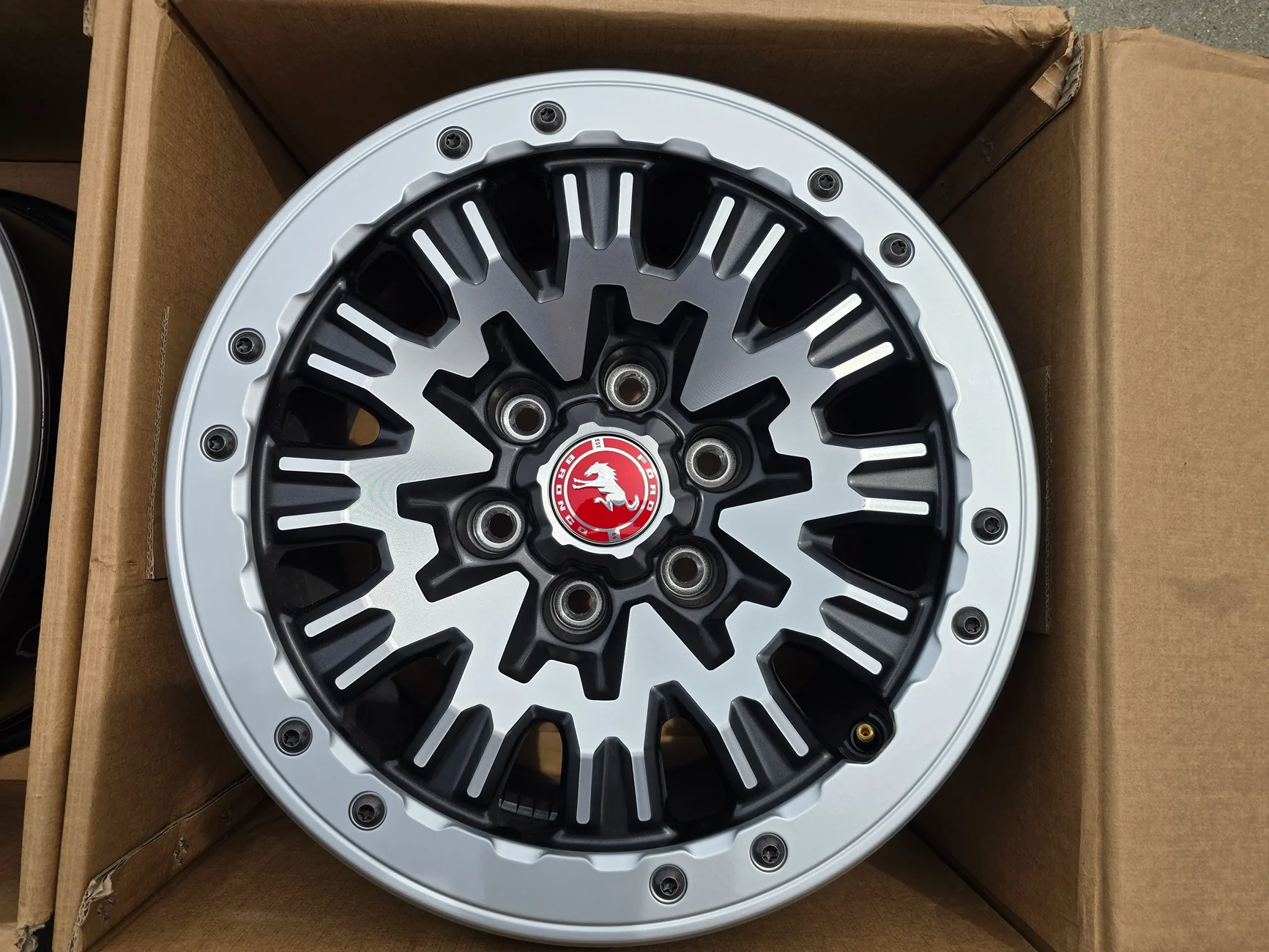 Ford Bronco 5 60 year anniversary wheels 20260620_120730