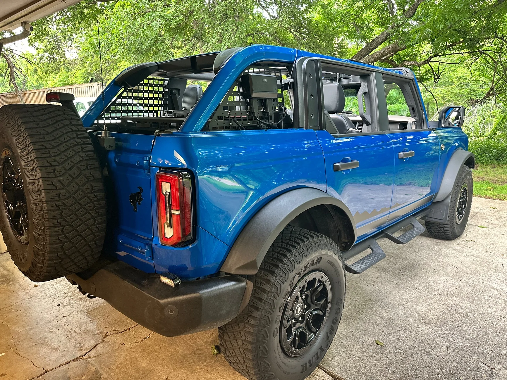 Ford Bronco Needs advice on antenna and power routing. IMG_4366
