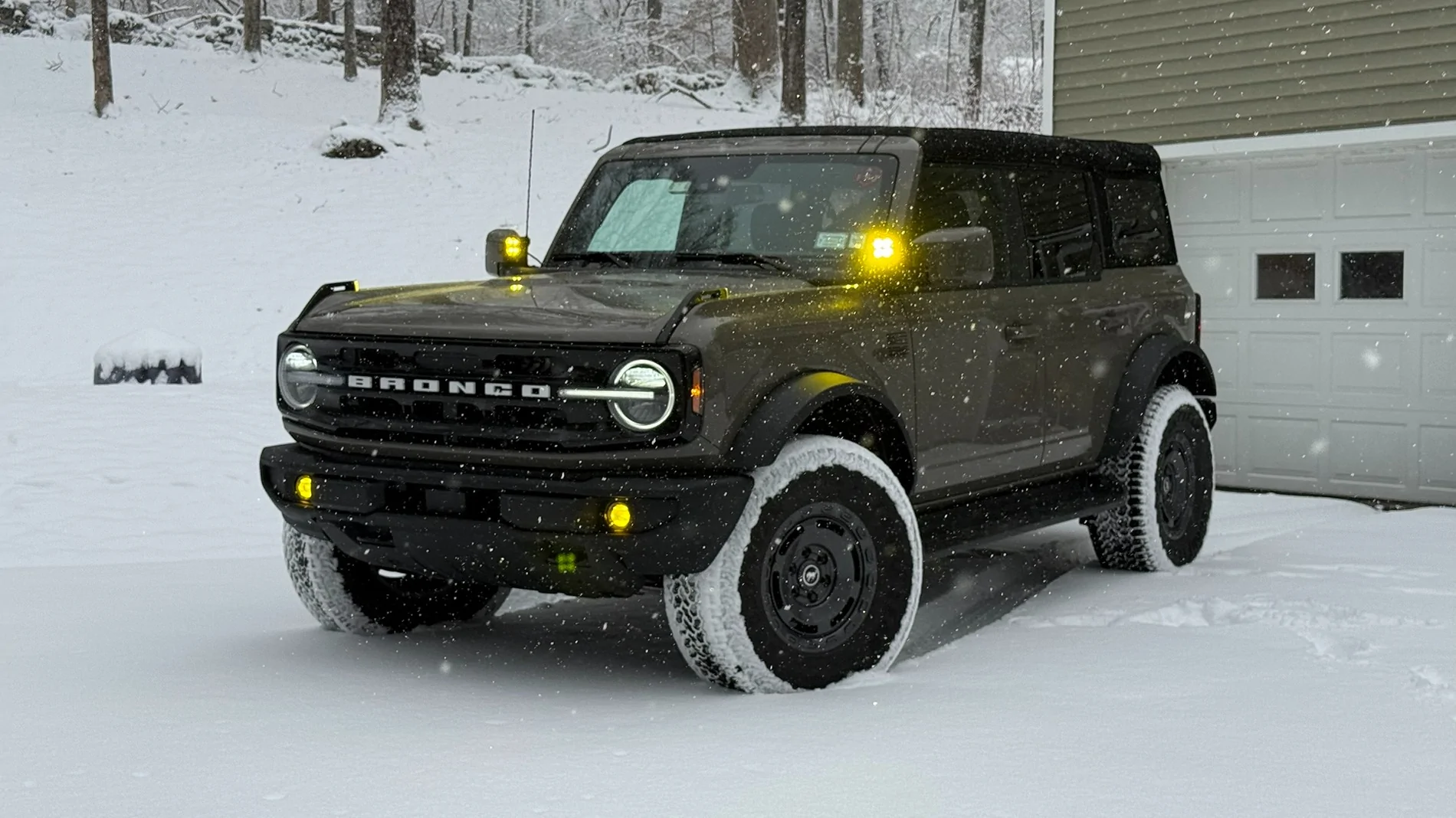 Ford Bronco Marsh Gray Colour Can people post pictures IMG_4338