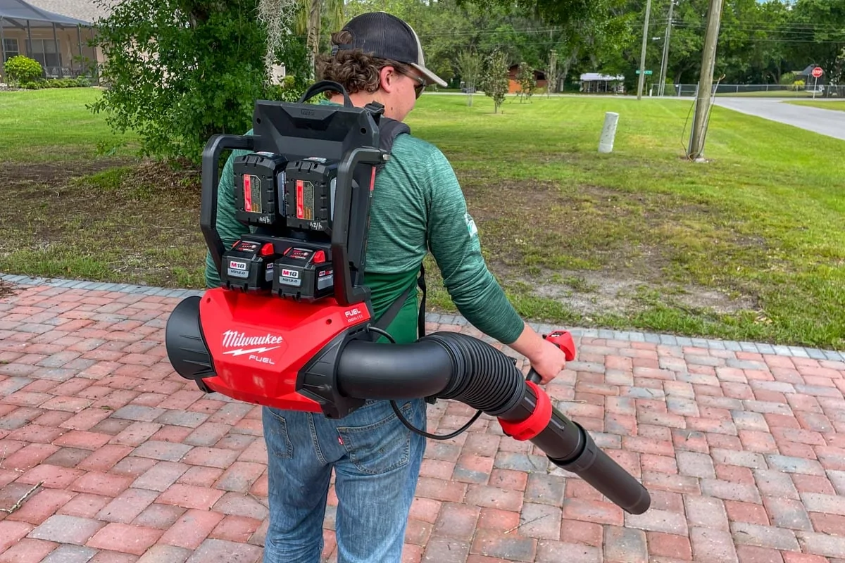 Ford Bronco 🚗 Bronco Owners: What Makes the Perfect Car Vacuum Cleaner? (Quick Survey) Milwaukee-M18-Fuel-Backpack-Blower-Review-4