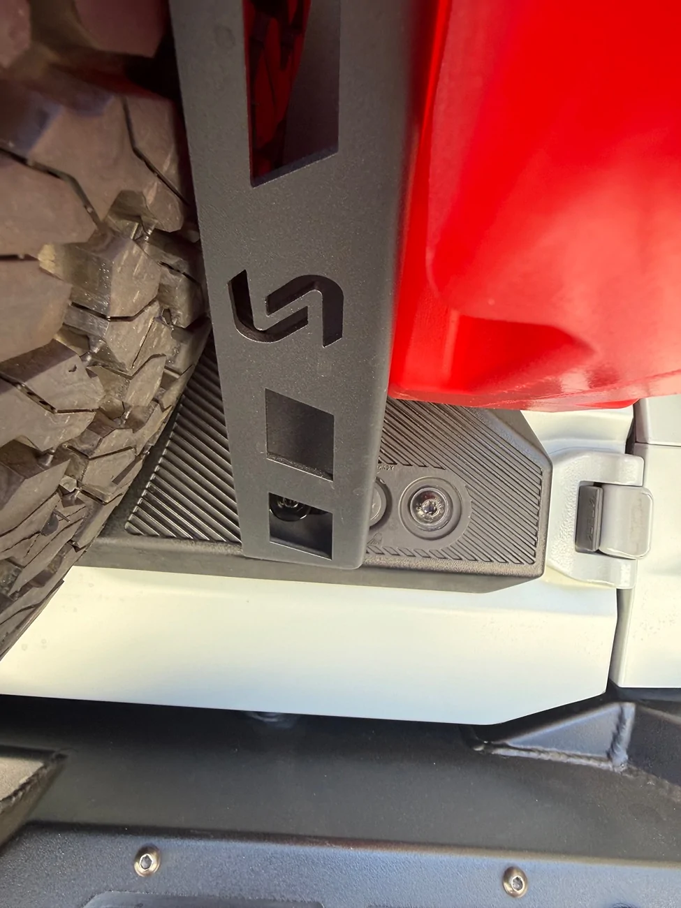 Ford Bronco Bronco Raptor tailgate mount for RotoPax or Jerry can - direct bolt to Raptor hinges or need an aftermarket molle frame? IMG_1207