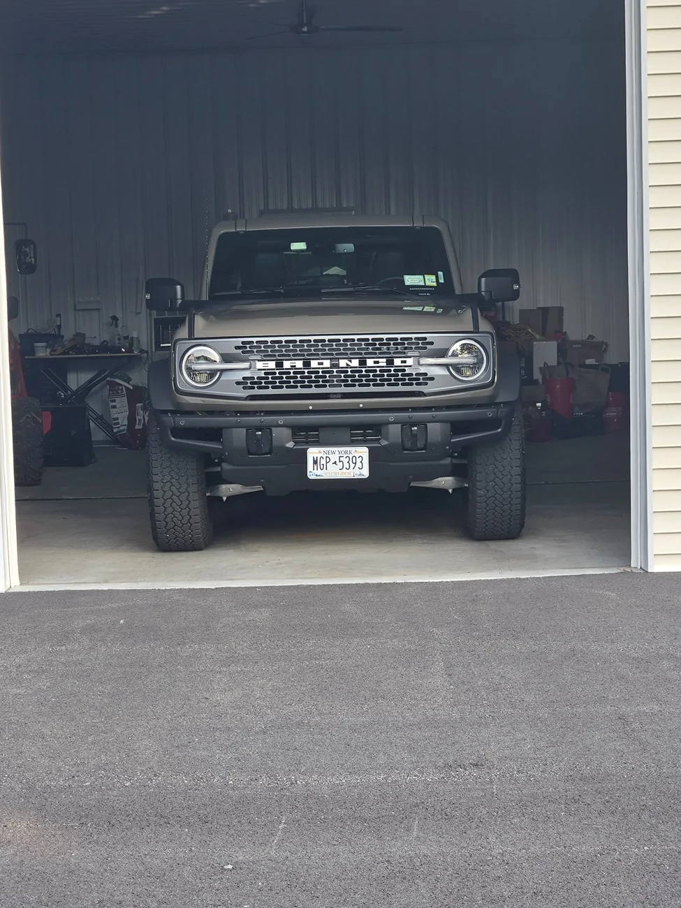 Ford Bronco Camber issue?  New 2025. 2200 miles.  Never offroad yet 20260628_191812