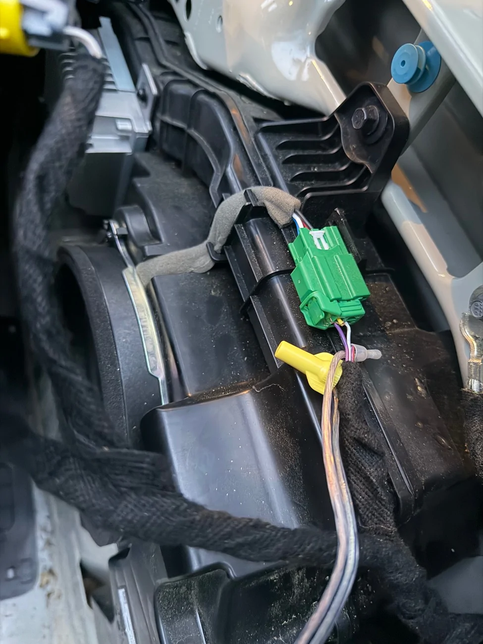 Ford Bronco 2025 non b@o replacing oem sub with powered unit. Where exactly post sub amp am I tapping? What are the 4 wires running into the sub? IMG_0104
