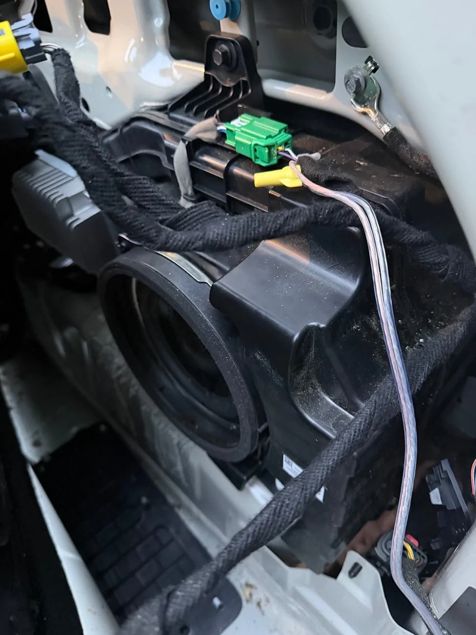 Ford Bronco 2025 non b@o replacing oem sub with powered unit. Where exactly post sub amp am I tapping? What are the 4 wires running into the sub? IMG_0105