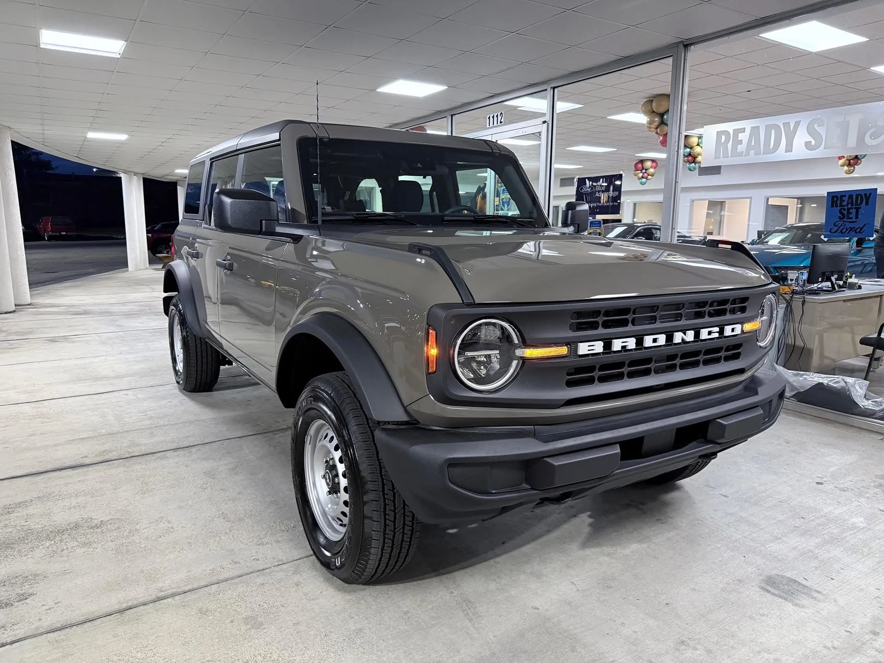 Ford Bronco What tires does everyone run? IMG_2715
