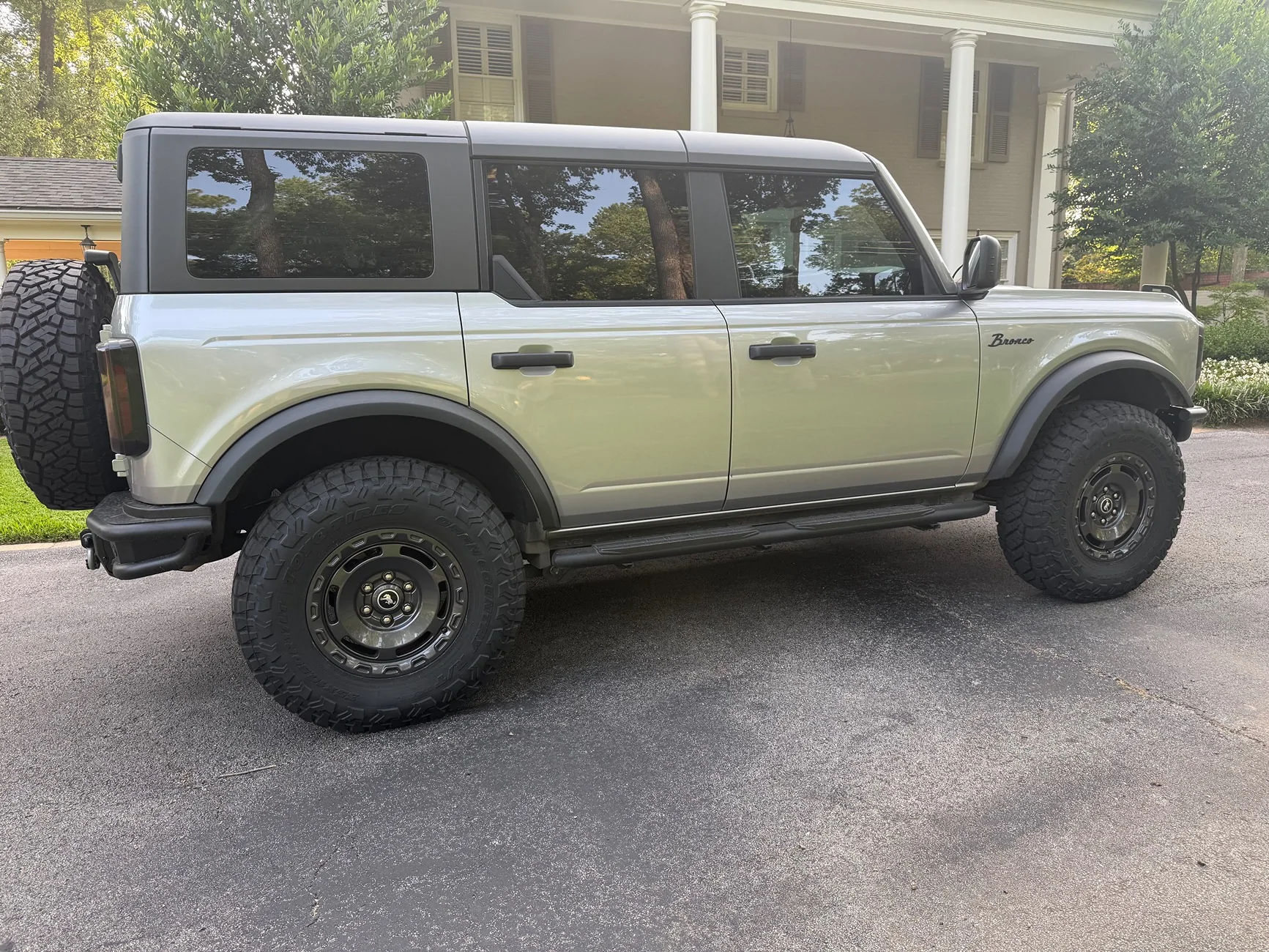 Ford Bronco What tires does everyone run? IMG_7136