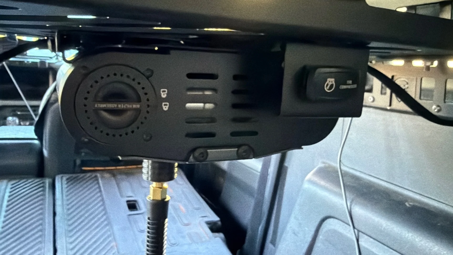 Ford Bronco Wolfbox HyperFlow X 12V Twin Motor On-Board Air Compressor install IMG_7413