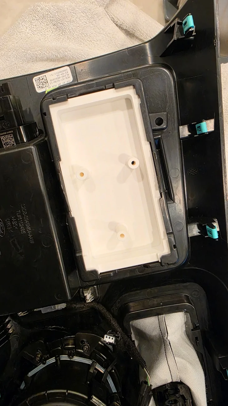 Ford Bronco 2025+ Custom Wireless Phone Charger 20260615_093025