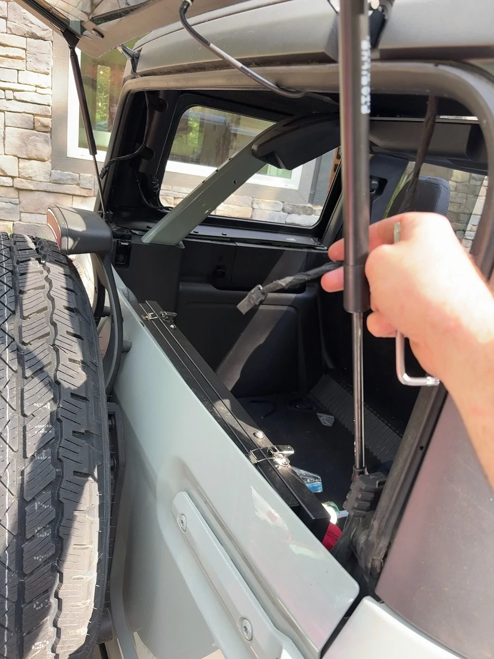 Ford Bronco Inquiring about the function of Rear lift glass. New hardtop owner. IMG_1B753884-6E39-4D68-97AD-CC9F6816A773