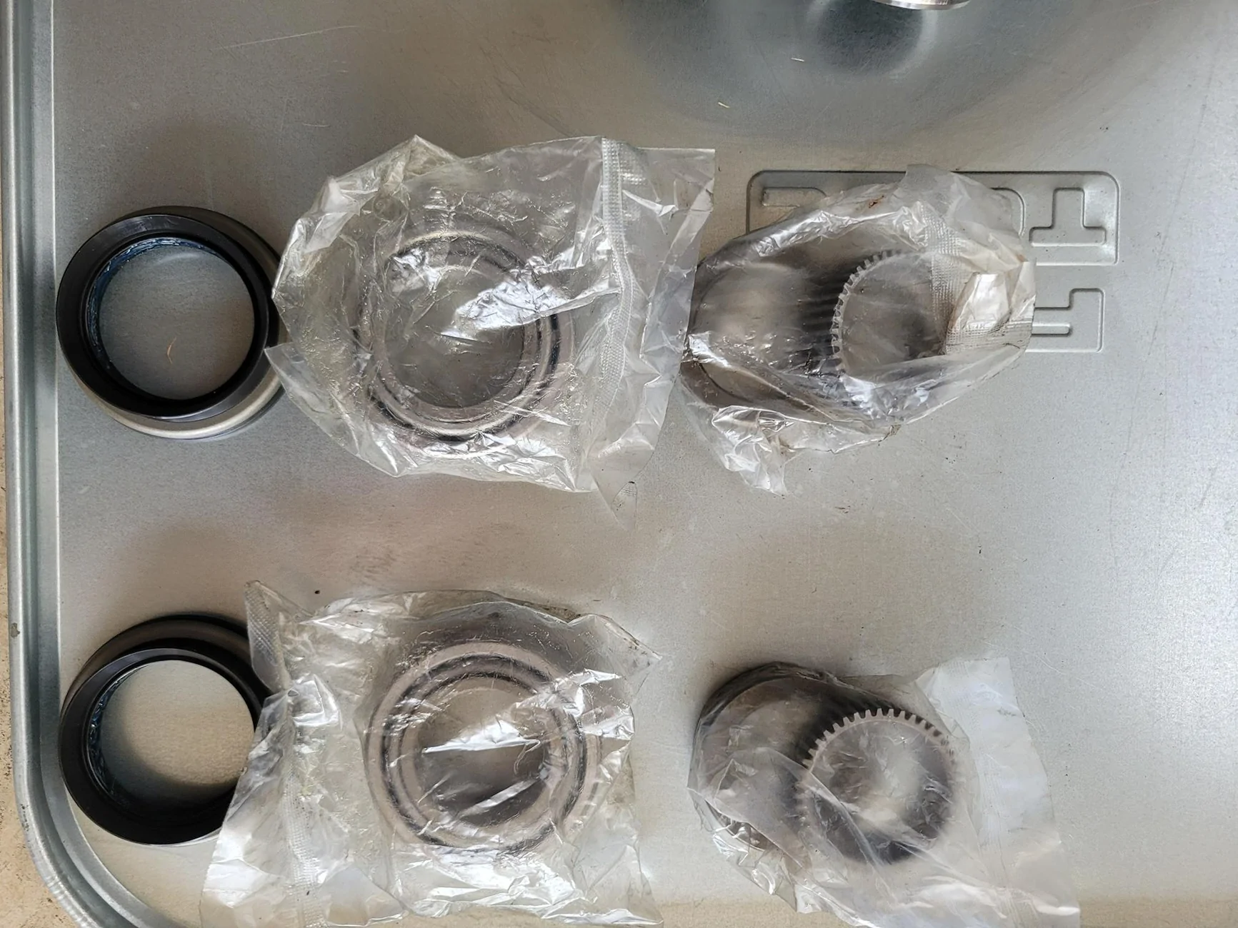 Ford Bronco Spicer M220 4.88 Ring & Pinion, Ford M220 OEM E-Locker, and M220 Outer Axle Bearing and Seal Kit ($450 Shipped) 20260706_132153