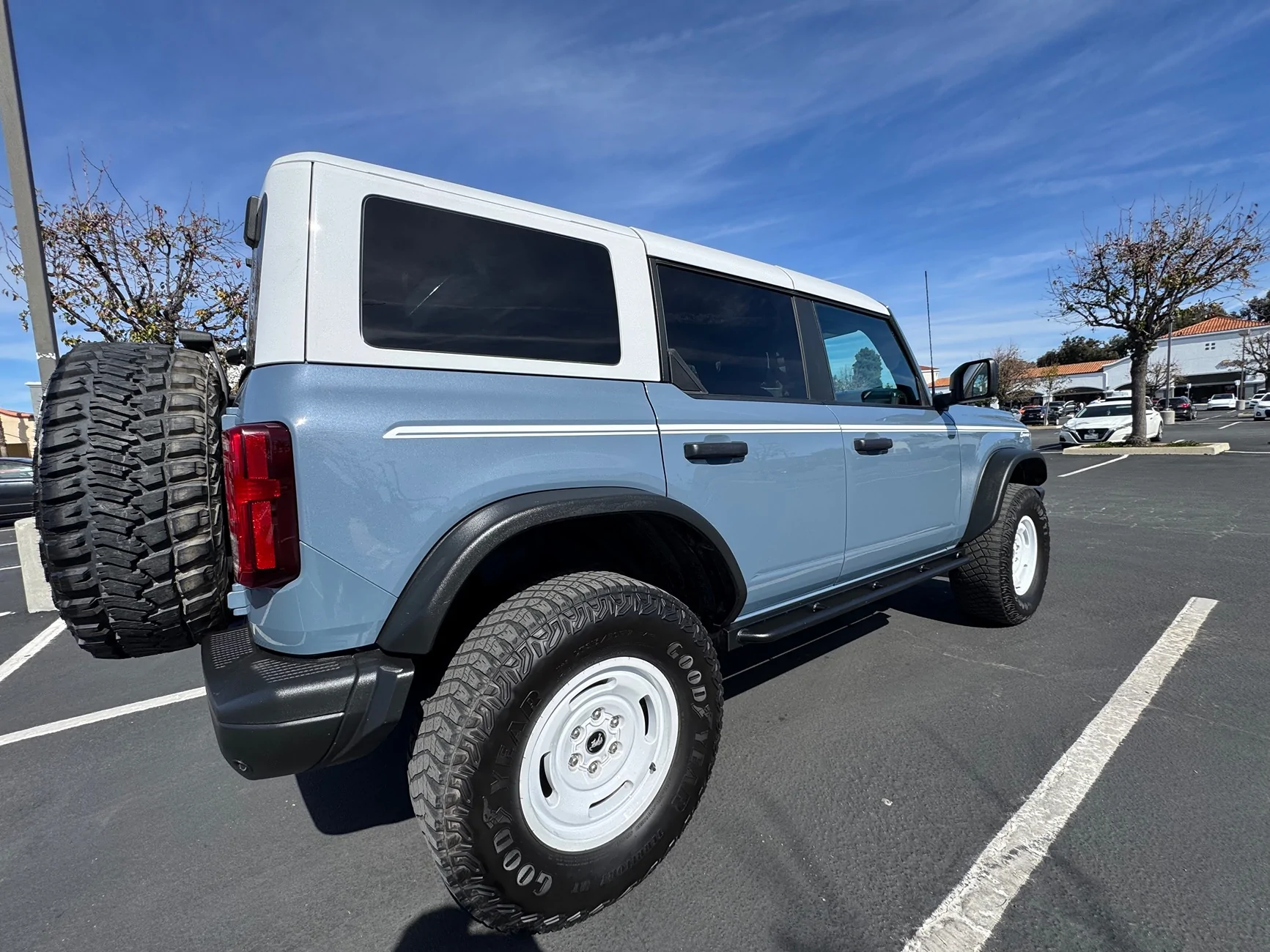 Ford Bronco $45,000 Ford Bronco 2023 Heritage Edition - Manual IMG_3390