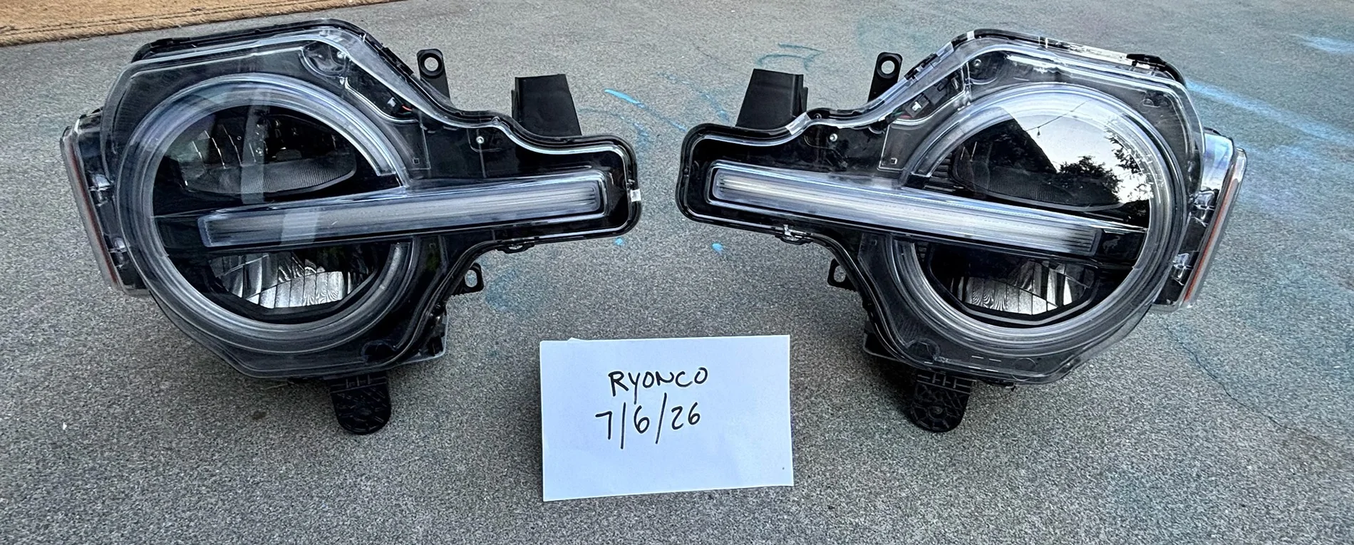 Ford Bronco Badlands 2-Door OEM Signature LED Headlights & OEM Rock Rails Lights2
