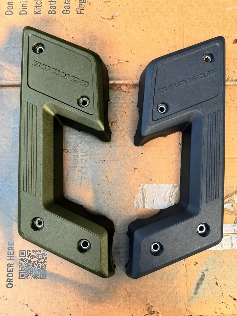 Ford Bronco Shelter Green, just accent or the whole tube door? 09888261-CE3E-42A4-86CC-48DF680DB685