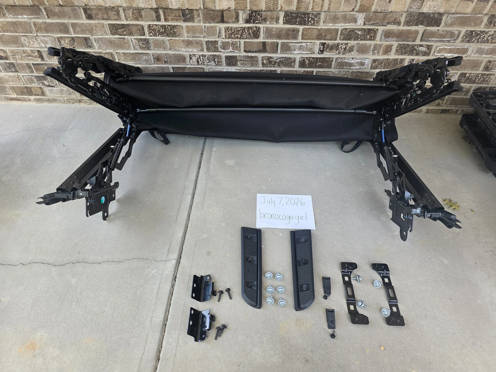 Ford Bronco Ford Bronco OEM Soft Top 20260707_134339