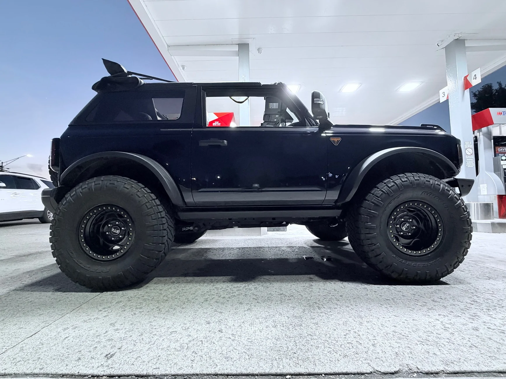 Ford Bronco 2023 2 dr Wildtrak build - full range 37's & complete stereo swap IMG_4489