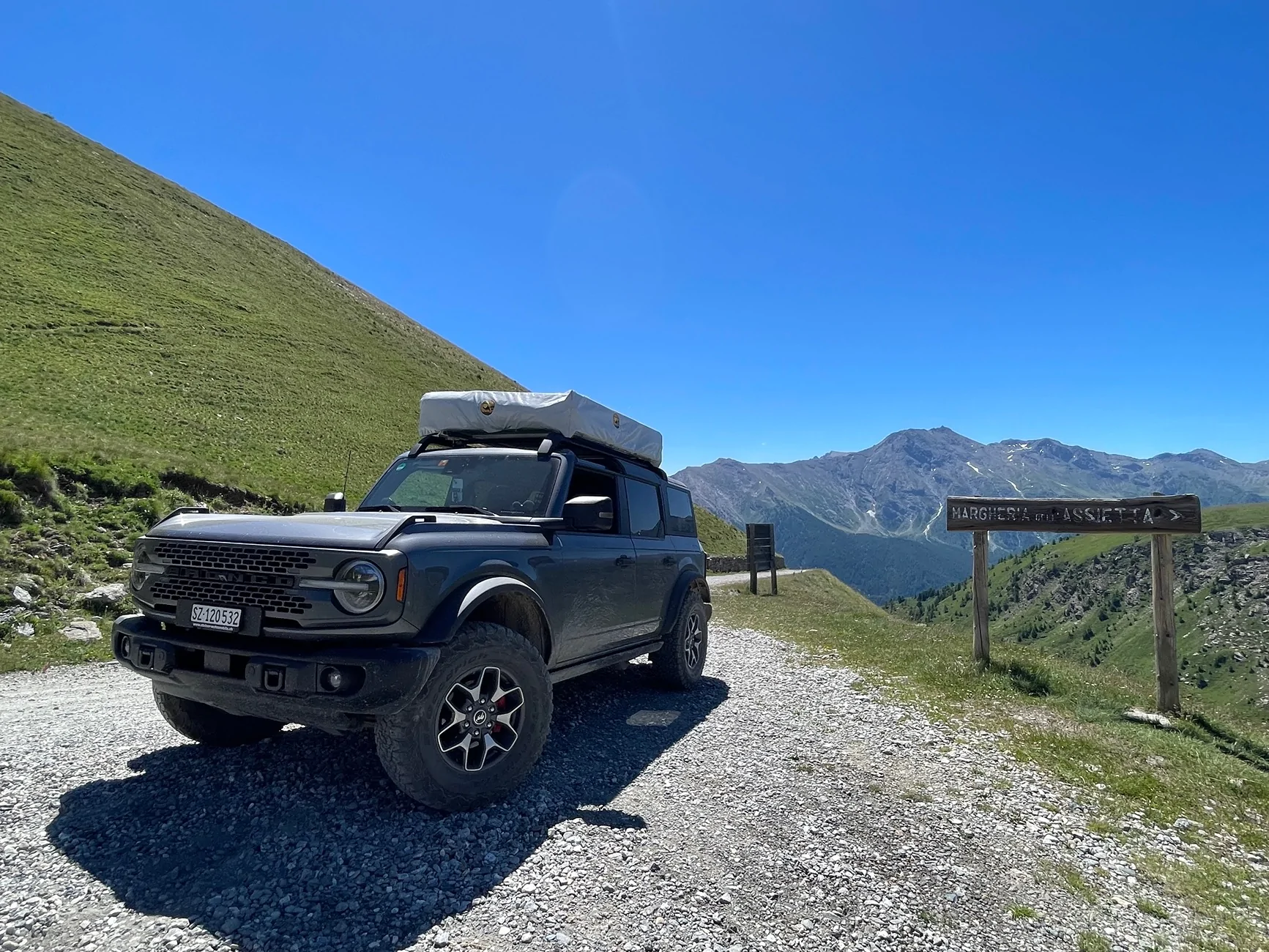 Ford Bronco Swiss Alps Badlands: A Bronco across the ocean IMG_1049
