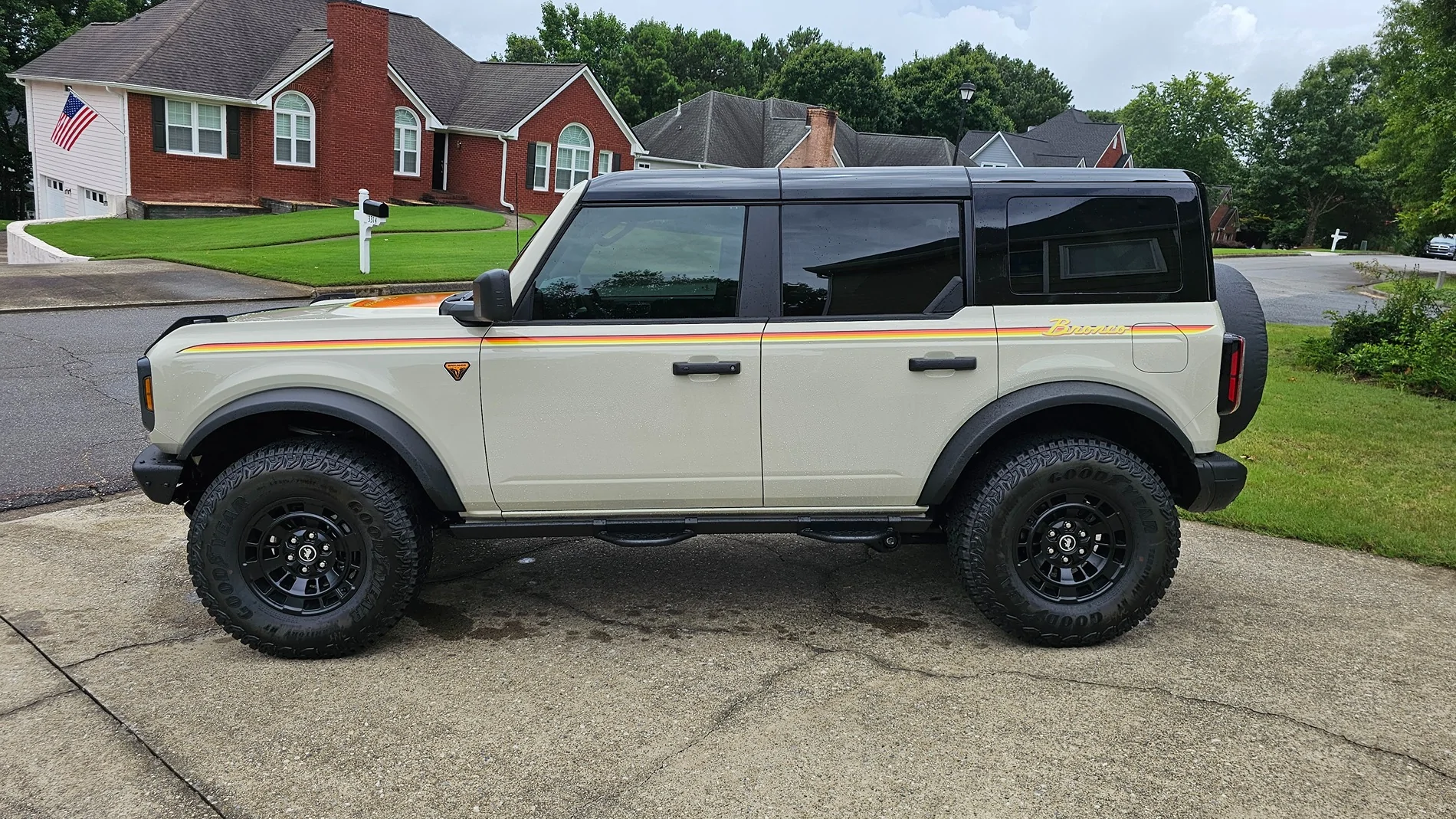 Ford Bronco Desert Sand Bronco Club 20260714_135723