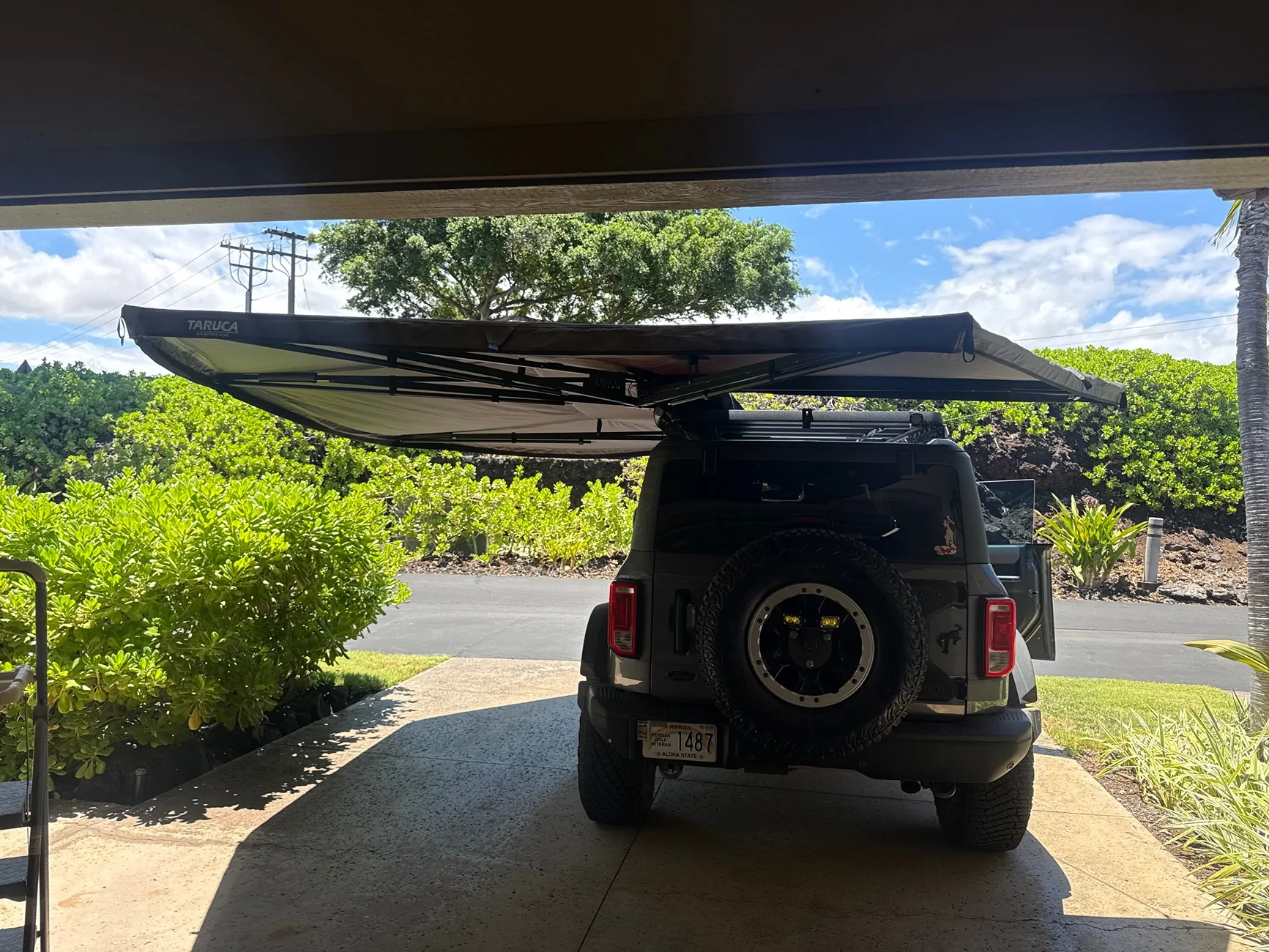 Ford Bronco Taruca Rogue 270 + XC  awning IMG_1546